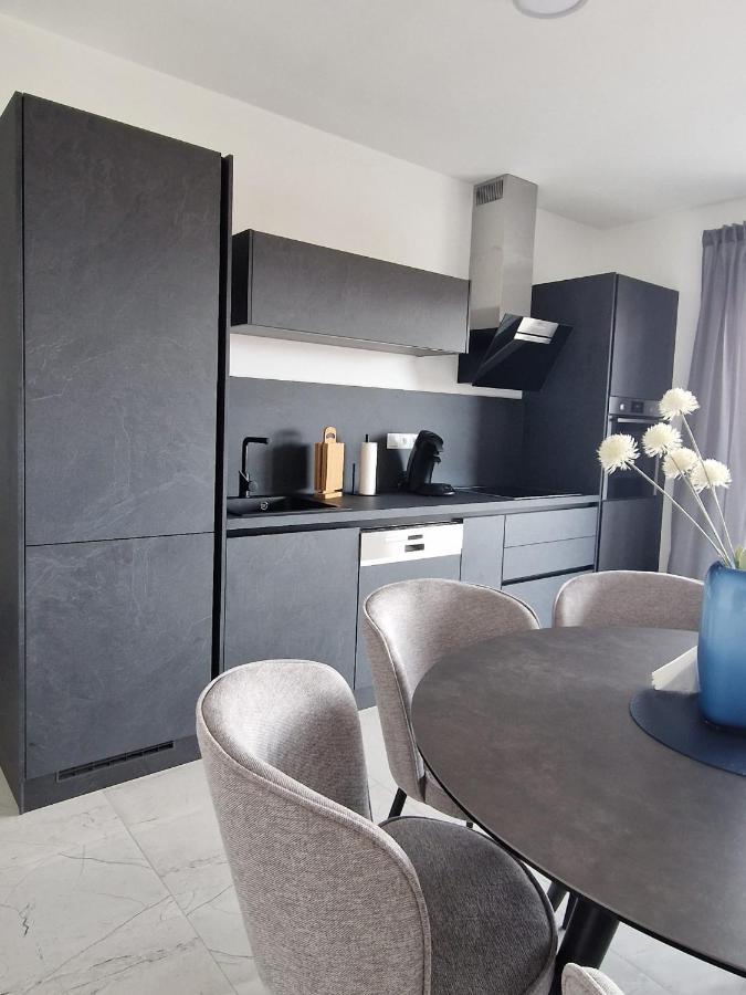 Deluxe Apartment Mila Nin Eksteriør bilde
