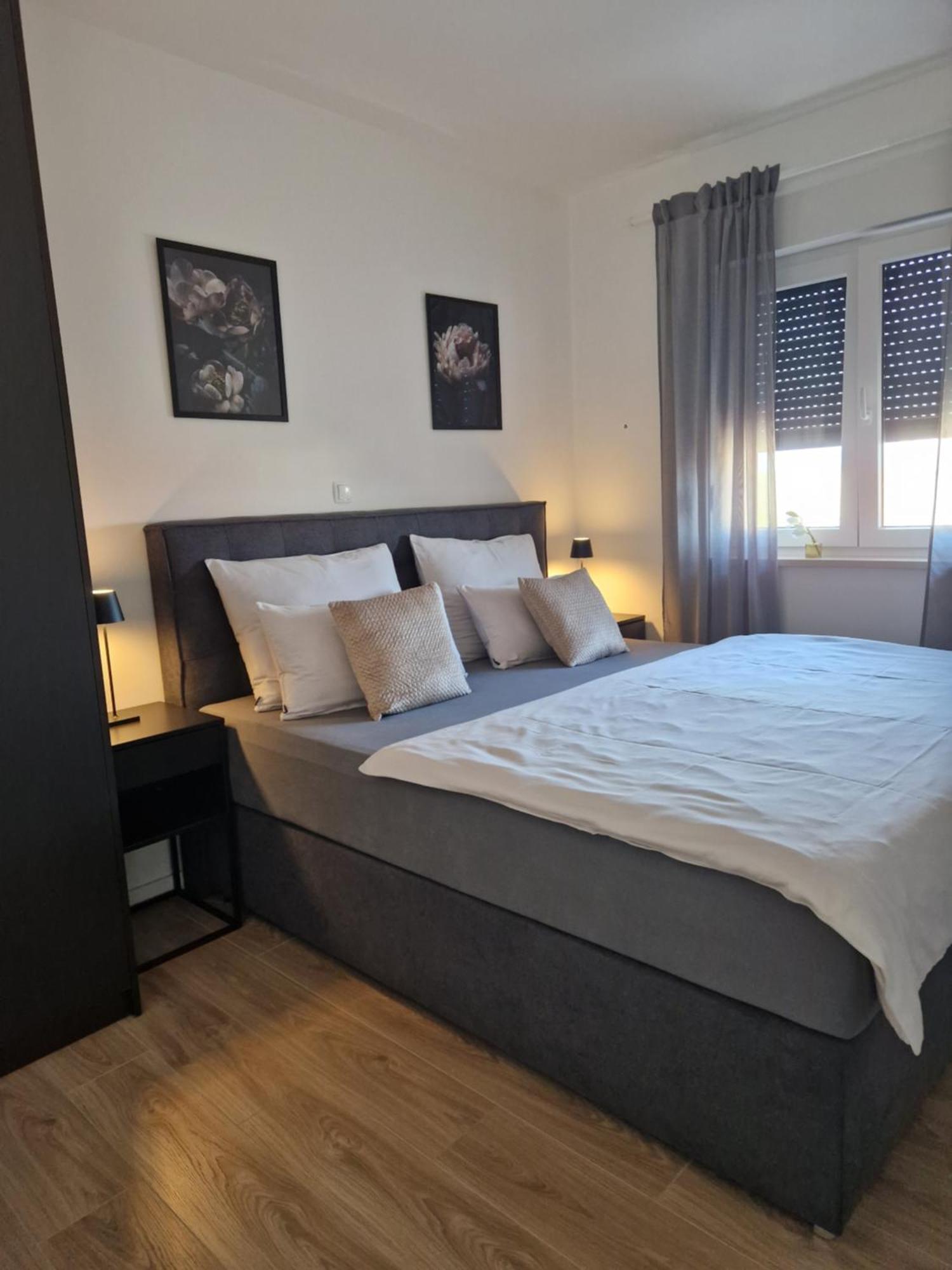 Deluxe Apartment Mila Nin Eksteriør bilde